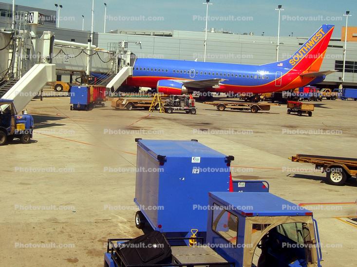 N374SW, Boeing 737-3H4, Southwest Airlines SWA, Baggage Carts