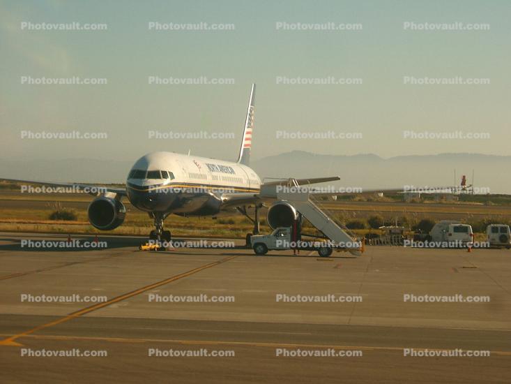 North American Airlines NAO, Oakland International Airport, Boeing-757