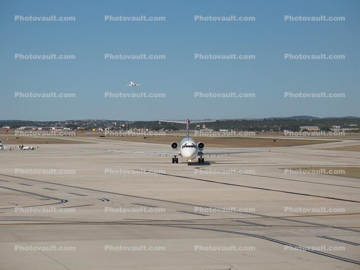 N952DL, Delta Airlines, McDonnell Douglas MD-88 head-on, San Antonio, JT8D