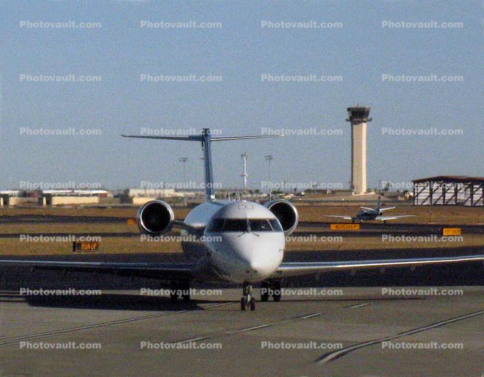 N709BR, Bombardier CL-600-2B19, El Paso International Airport, CF34