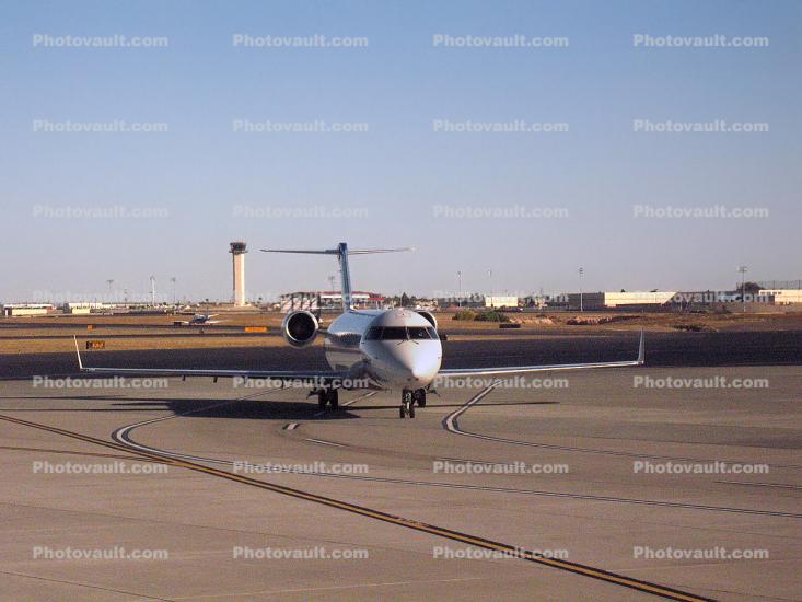 N709BR, Bombardier CL-600-2B19, El Paso International Airport, CF34
