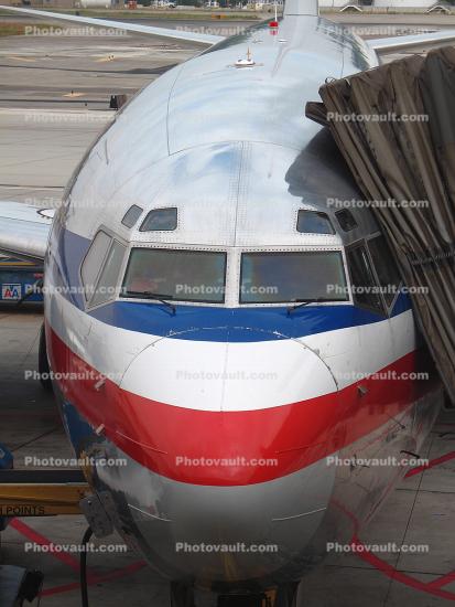 American Airlines AAL, Boeing 737, Boeing 737, Windshield, Cockpit, Nose