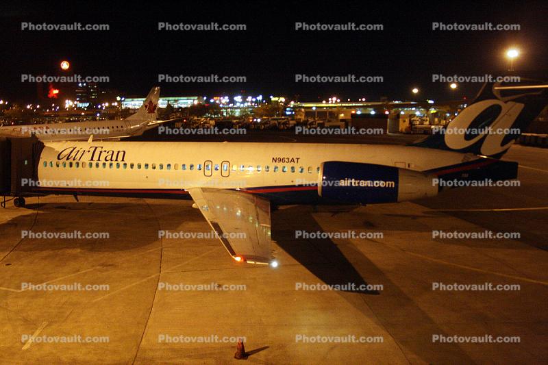 N963AT, Boeing 717-2BD, AirTran Airways, Newark Liberty International Airport, New Jersey, (EWR), USA