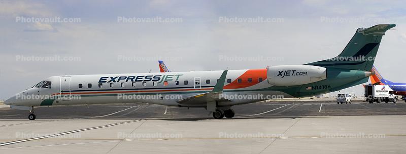 N14186, Expressjet Airlines, Embraer EMB-145XR (ERJ-145XR), Panorama, EMB-145