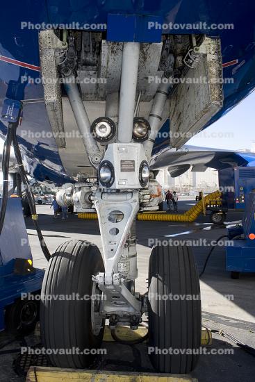 Front Landing Gear, Boeing 747-451, N105UA, 747-400 series