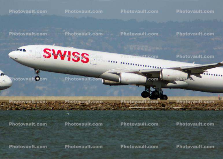 HB-JMB, Airbus A340-313X, Swiss International Airlines, SFO