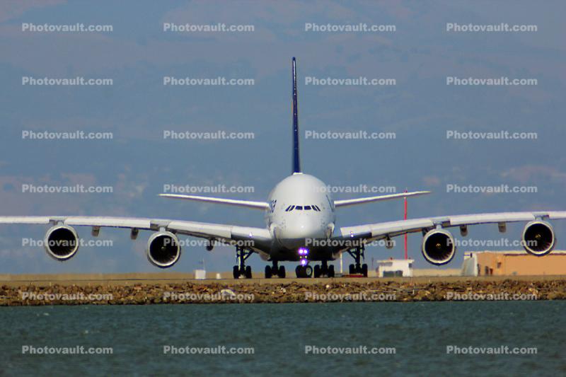 D-AIMF, Airbus A380-841 head-on