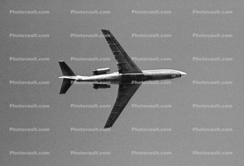 Boeing 727 airborne, flight