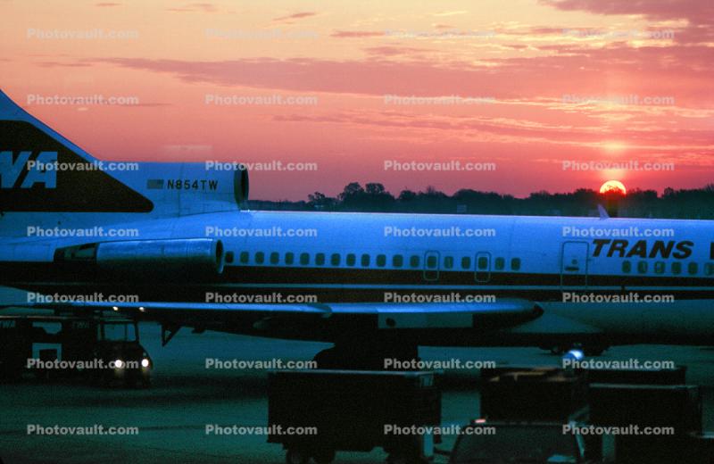N854TW, TWA, Boeing 727-031, JT8D-7B, JT8D, (STL), 1982, 1980s, 28 April 1982