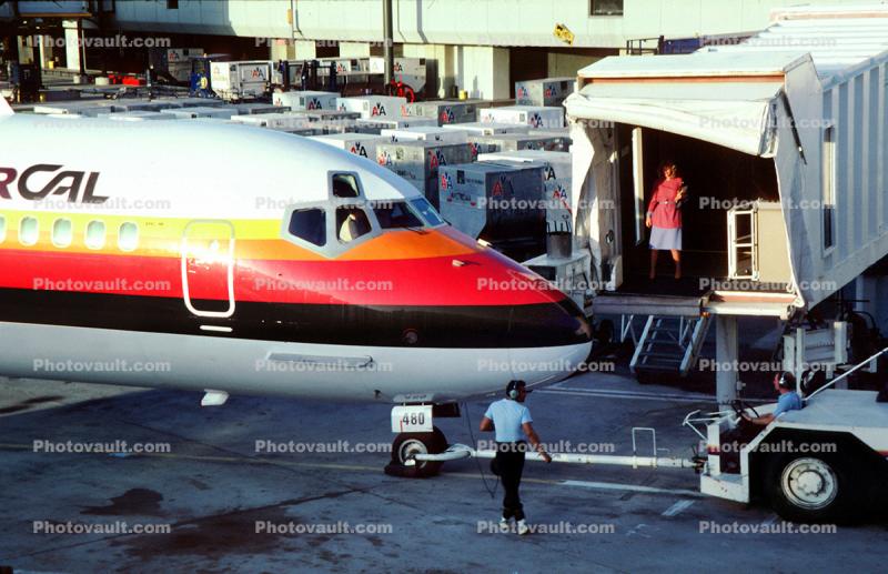 (DC-9-81), N480AC, McDonnell Douglas MD-82, Air California ACL, JT8D-217C, JT8D, jetway, Airbridge