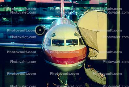 Frontier Airlines, Jetway, Airbridge