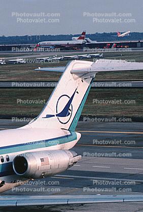 N942N, McDonnell Douglas DC-9-32, Republic Airlines, JT8D