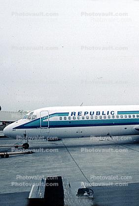 Republic Airlines, N967N, McDonnell Douglas DC-9-32
