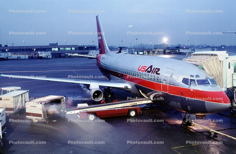 N327AU, Boeing 737-2B7, US Airways, 737-200 series, JT8D Belt Loader, JT8D