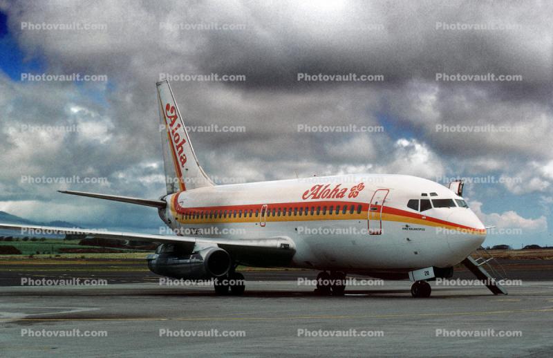 N728AL, Boeing 737-297, 737-200, series, Aloha Airlines, Kahului International Airport (OGG), King Kalaniopuu