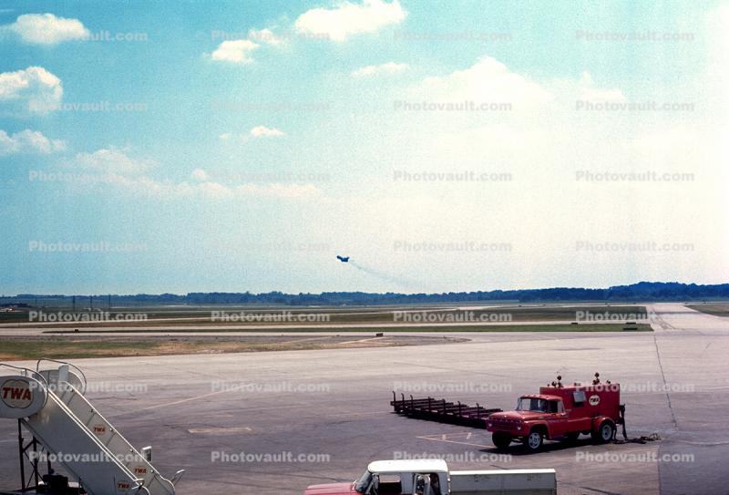 N715RC, Boeing 727-223/Adv, (SFO), 727-200 series