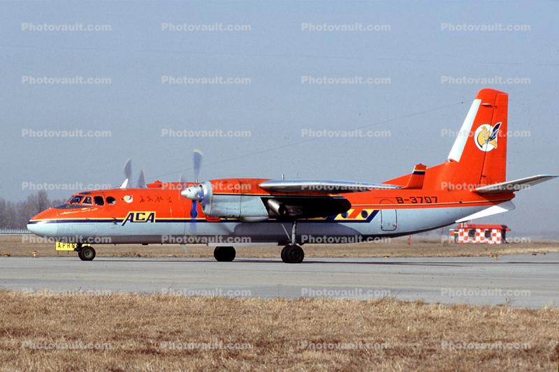 B-3707, ACA, Xian Y-7-100, Air Chang An