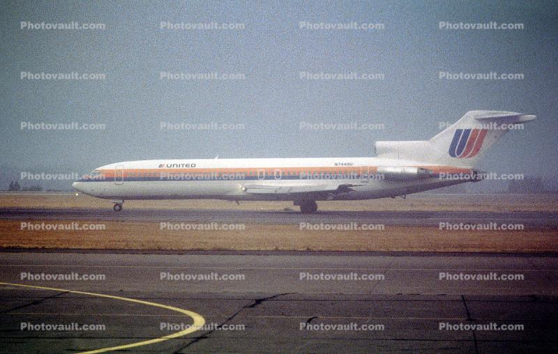 N7449U, United Airlines UAL, Boeing 727-222, JT8D, JT8D-15 s3, 727-200 series