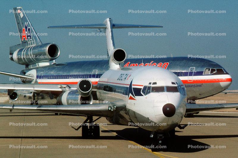 Jets lined up for take-off, American Airlines AAL, Boeing 727, Douglas DC-10