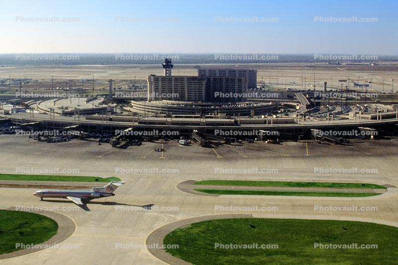 Terminals, Hyatt Regencey DFW, buildings, Boeing 727, American Airlines AAL, Dallas Fort Worth International Airport, December 2, 1986
