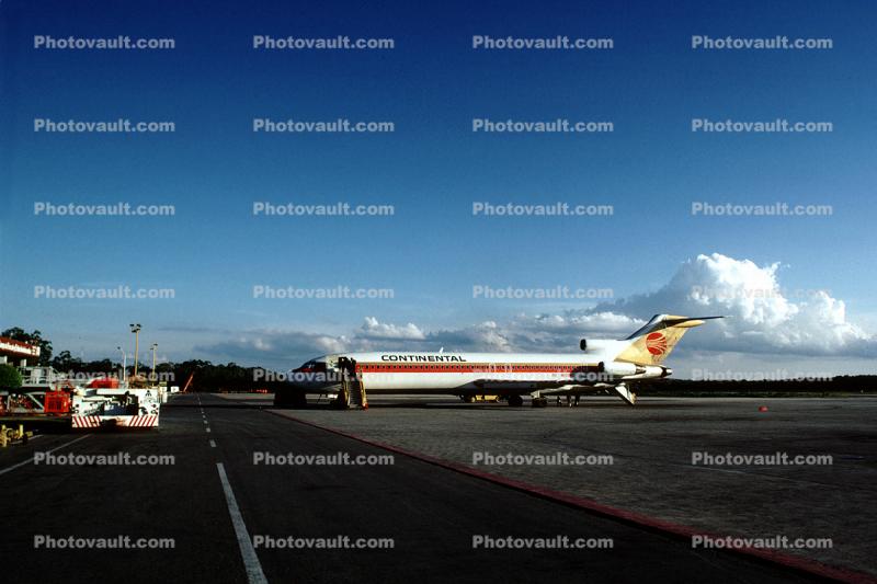 Boeing 727, Continental Airlines COA, Cancun, Rampstairs, ramp