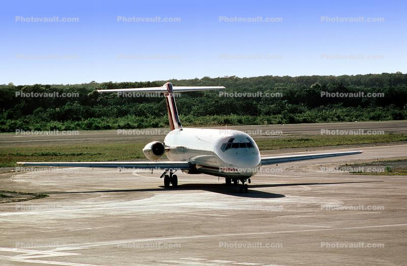 N1334U, Douglas DC-9-31, Cancun, Northwest Airlines NWA, JT8D-7B s3, JT8D