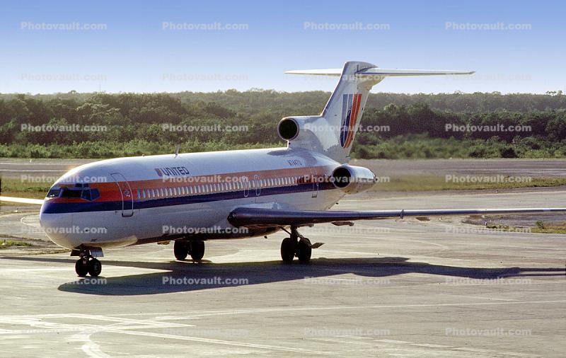N7447U, Boeing 727-222, UAL, Cancun, JT8D-15 s3, JT8D, 727-200 series