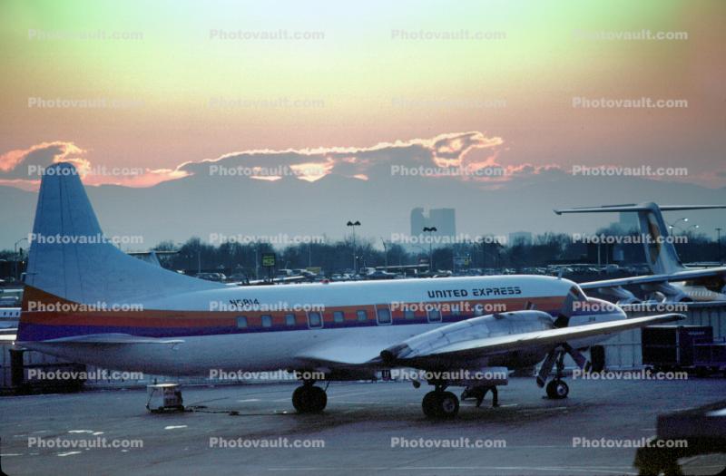 Convair CV-580, Denver Stapleton, United Airlines UAL, N5814