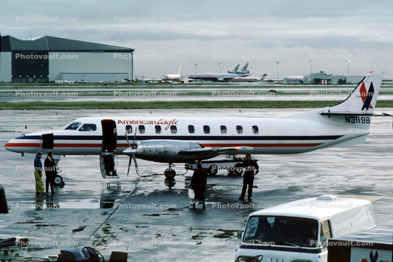 N31198, American Eagle EGF, AA, San Francisco International Airport (SFO), Fairchild Metroliner, Airstair