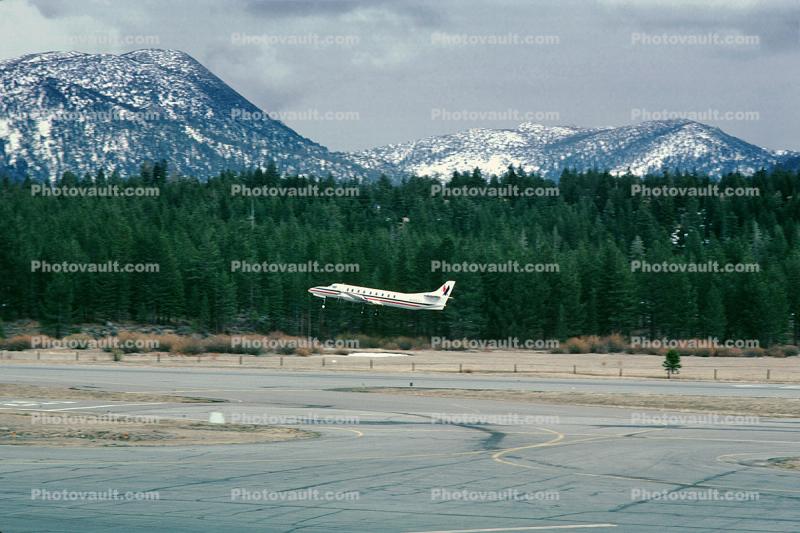 American Eagle EGF, Fairchild Metroliner, Lake Tahoe Airport TVL