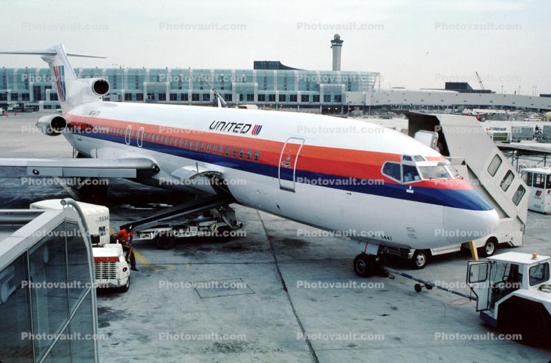 N7447U, United Airlines UAL, Boeing 727
