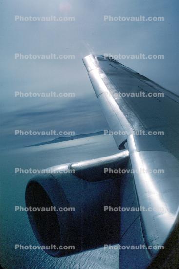 Boeing 737-200, lone wing in flight, flying, airborne, turning