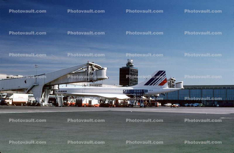 F-BVFA, Concorde, Air France AFR, jetway, terminal buildings, John F. Kennedy International Airport