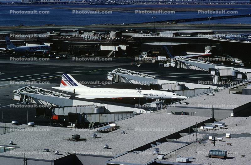 F-BVFA, Concorde, Air France AFR, terminal buildings, jetway