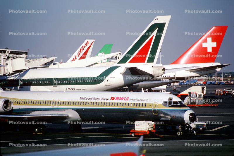 Boeing 747, Douglas DC-9, SwissAir, Alitalia Airlines