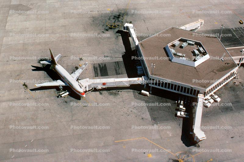 Terminal, El Paso, Boeing 737, Jetway, Hexagon, Airbridge