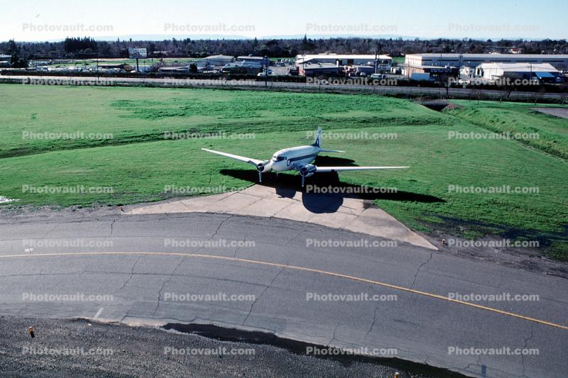 Douglas DC-3, Sacramento Executive Airport (SAC)