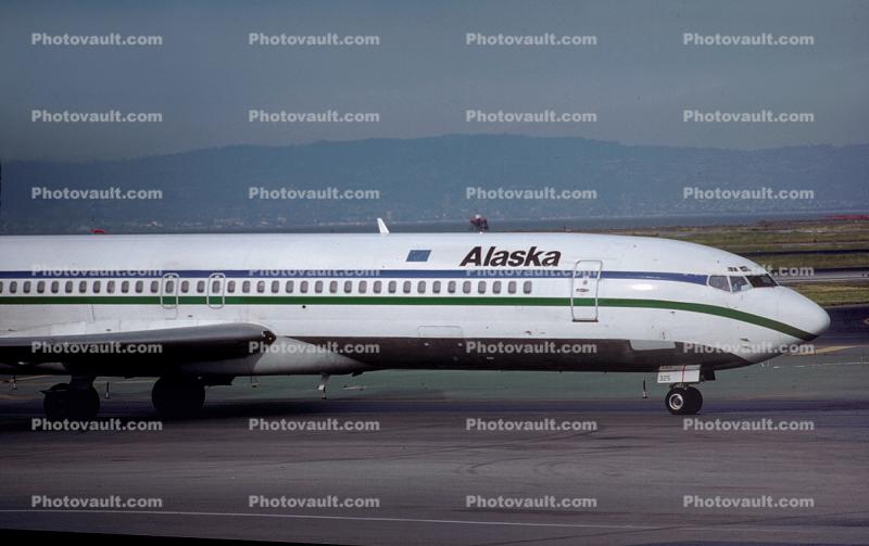 N325AS, Boeing 727-247, Alaska Airlines ASA, San Francisco International Airport (SFO), JT8D-9, JT8D, 727-200 series