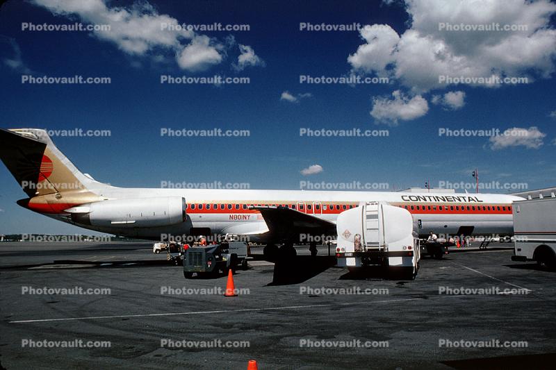 N801NY, McDonnell Douglas MD-83, Fuel Truck, refueling, cone, Ground Equipment, Fueling, tanker, Continental Airlines COA, Portland, Maine, JT8D