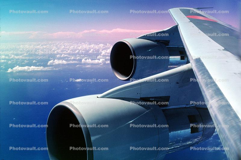 Lone Wing in Flight, Pylon, Boeing 747