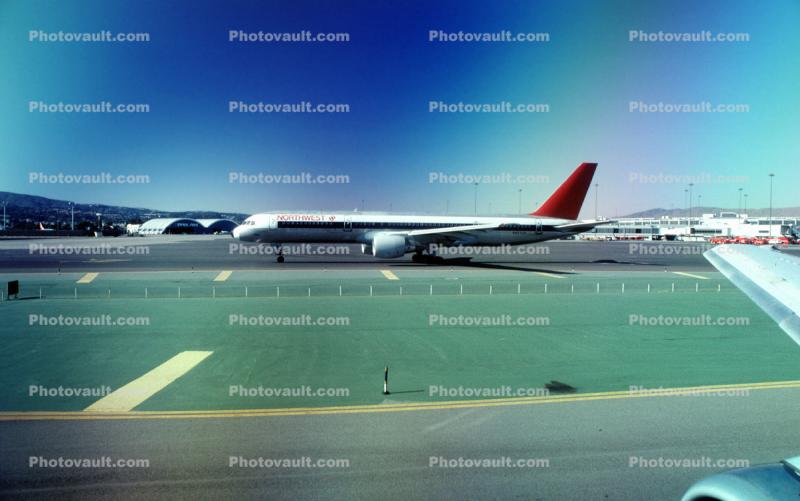 Boeing 757, San Francisco International Airport (SFO), Northwest Airlines NWA