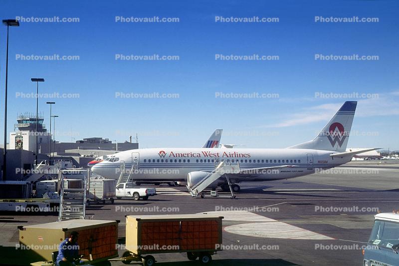 N165AW, Boeing 737-300 series, America West Airlines AWE, Burbank-Glendale-Pasadena Airport (BUR)