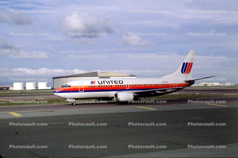 N350UA, United Airlines UAL, Boeing 737-322, 737-300 series