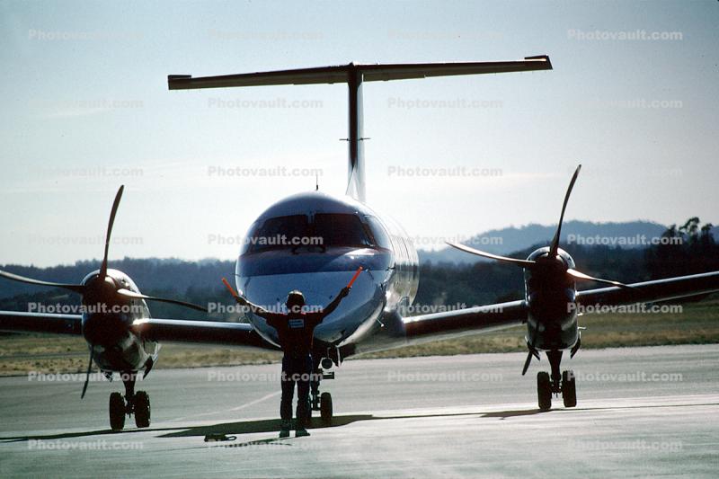 N271UE, Embraer EMB-120RT Brasilia, United Express, Westair, Sonoma County Airport (STS), Santa Rosa, California