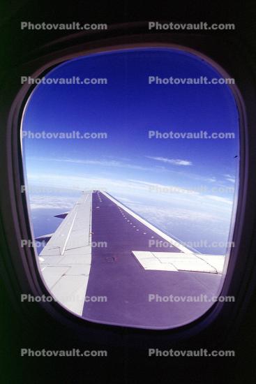 Lone Wing in Flight Boeing 737-500, Airborne, Window, 30/05/1993