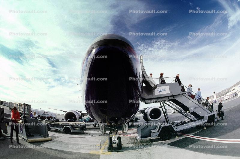passengers, Boeing 737, Burbank-Glendale-Pasadena Airport (BUR)