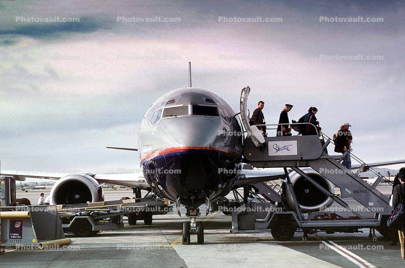 Shuttle by United, passengers, Boeing 737, Burbank-Glendale-Pasadena Airport (BUR)