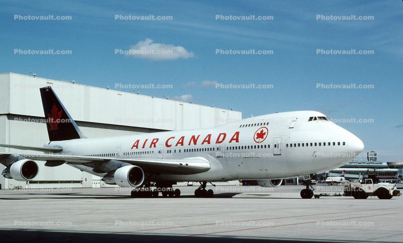 CF-TOD, Boeing 747-133, Air Canada ACA, JT9D-7, JT9D, 747-100 series, pushertug, pushback tug, tractor, towbar