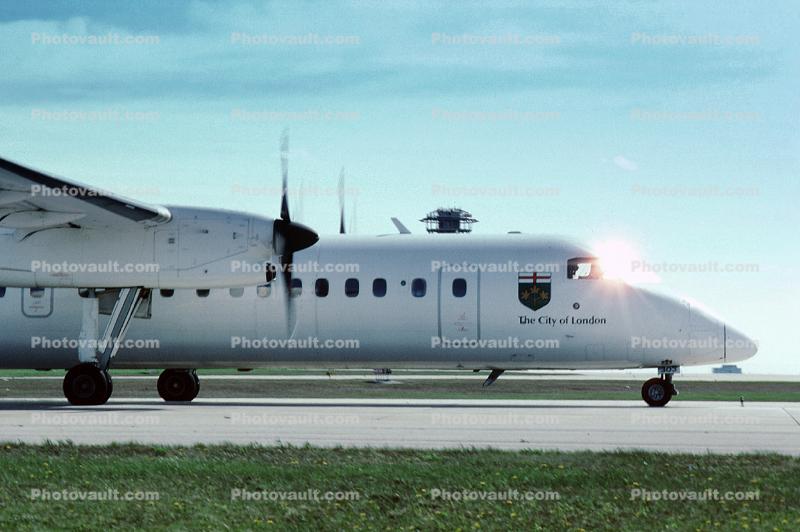De Havilland Canada DHC-8-301 Dash 8, Air Ontario, C-GUON, Q300, PW123