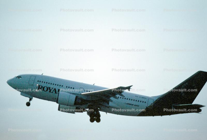 Airbus A310-304, C-GRYV, Royal Airlines ROY, CF6